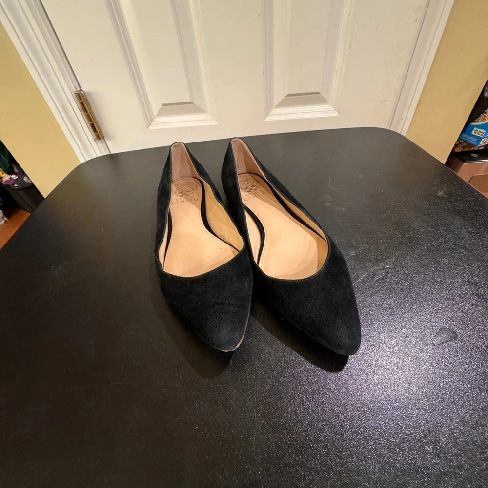 Vince Camino size 8 black suede pointed toe studded back detail